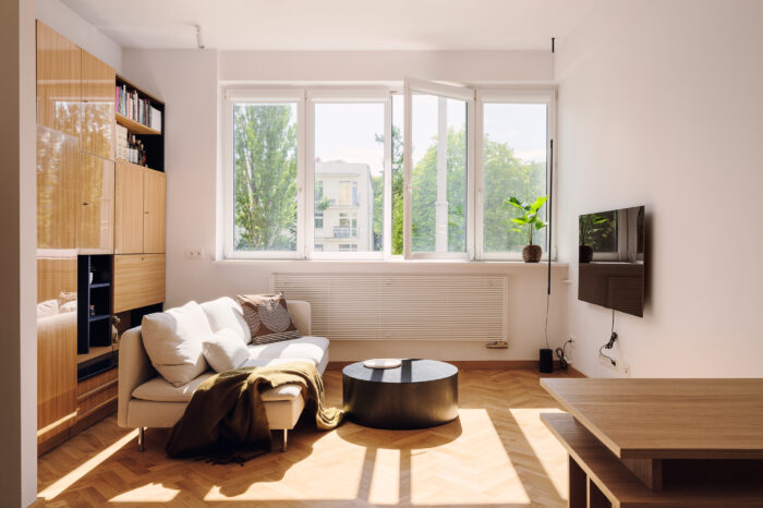 Mieszkanie w szklanym domu w Warszawie - sesja wnętrz dla architekta Jacka Kamińskiego